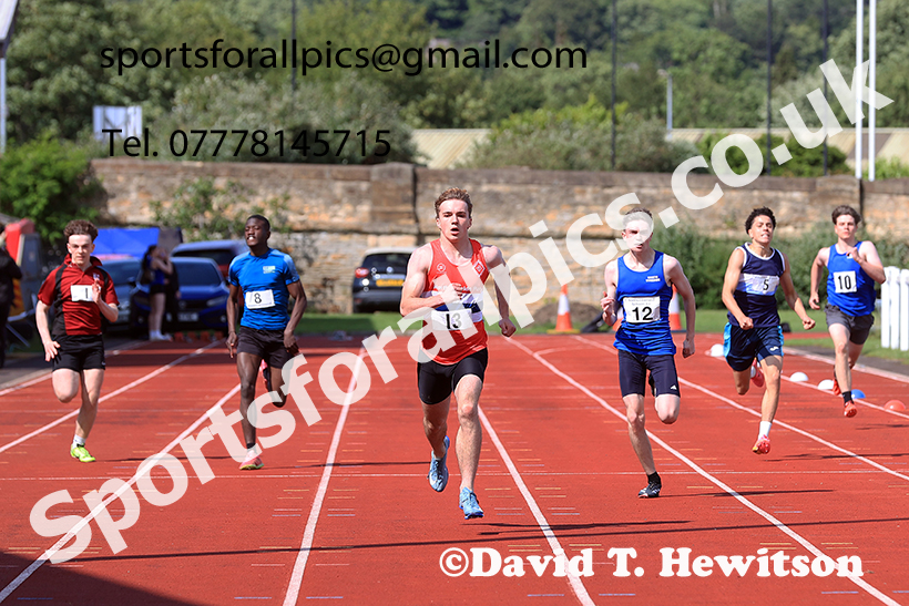 Boys 200 metres, 2025 Northumberland Schools Track and Fields, Wentworth, Hexham. Photo: David T. Hewitson/Sports for All Pics
